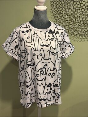 Pixie Lady All Over Doodle Cat Print T-Shirt Oversized Kawaii Tee White Black L